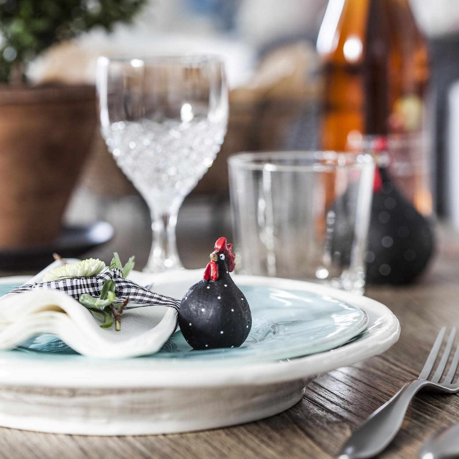 Schwarze Dekorative Henne im Design von Nääsgränsgarden Dekofigur Huhn in schwedischem Design