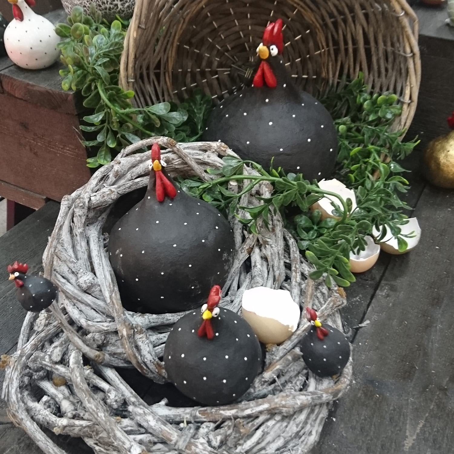 Dekorative Henne im schwedischen Design von Nääsgränsgarden Schwarze Dekohühner in 3 Größen